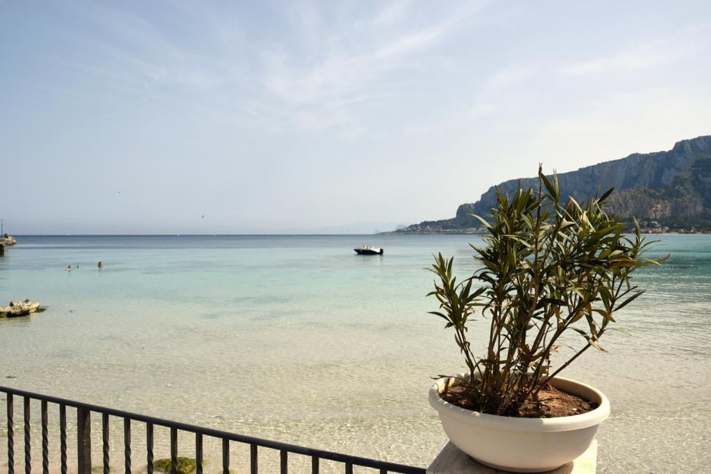 Palermo Mare Holidays Sferracavallo Exterior foto
